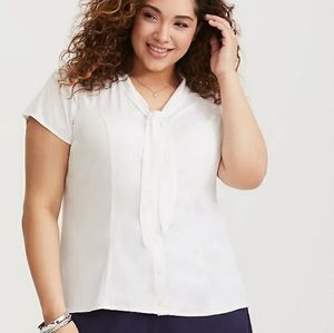 Retro chic by Torrid white button down